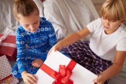 5 idei de cadouri ieftine pentru copii